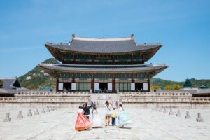 고요한 정점에서의 조우: 설악산의 사계와 프리미엄 아웃도어 익스피리언스_0