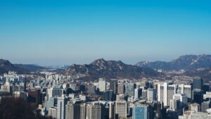 지평선을 넘어서는 우아함: 대한민국 하이엔드 마운틴 트레킹과 익스클루시브 아웃도어 라이프스타일_0