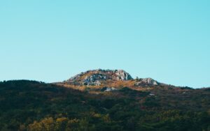 지상의 구름 위를 걷는 감각: 대한민국 지리산 천왕봉 프라이빗 능선 트레킹과 하이엔드 아웃도어 가이드_0